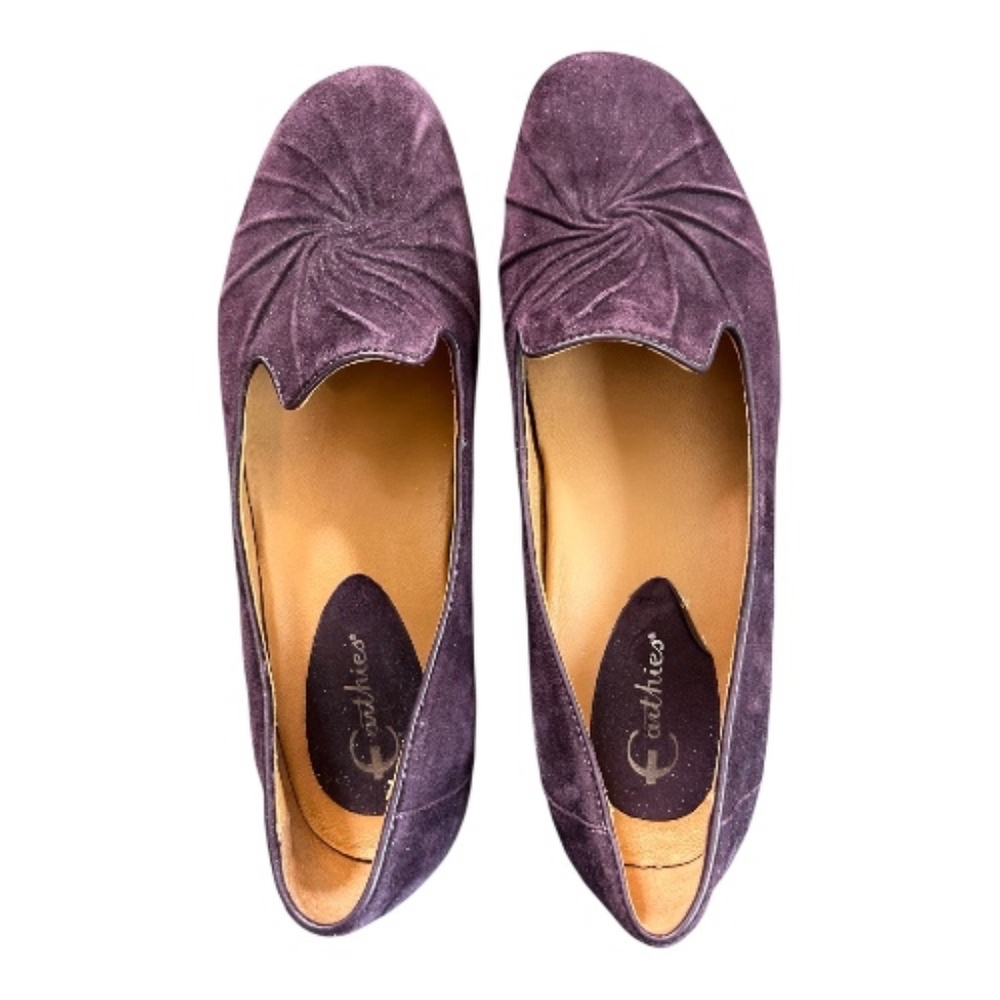EUC Earthies Zumba blackberry velvet closed toe flats | size 10